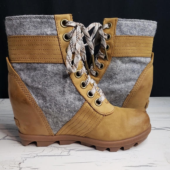 Sorel 'Lexie' Wedge Boot in Tan & Gray - size 6 Women's - Picture 10 of 13